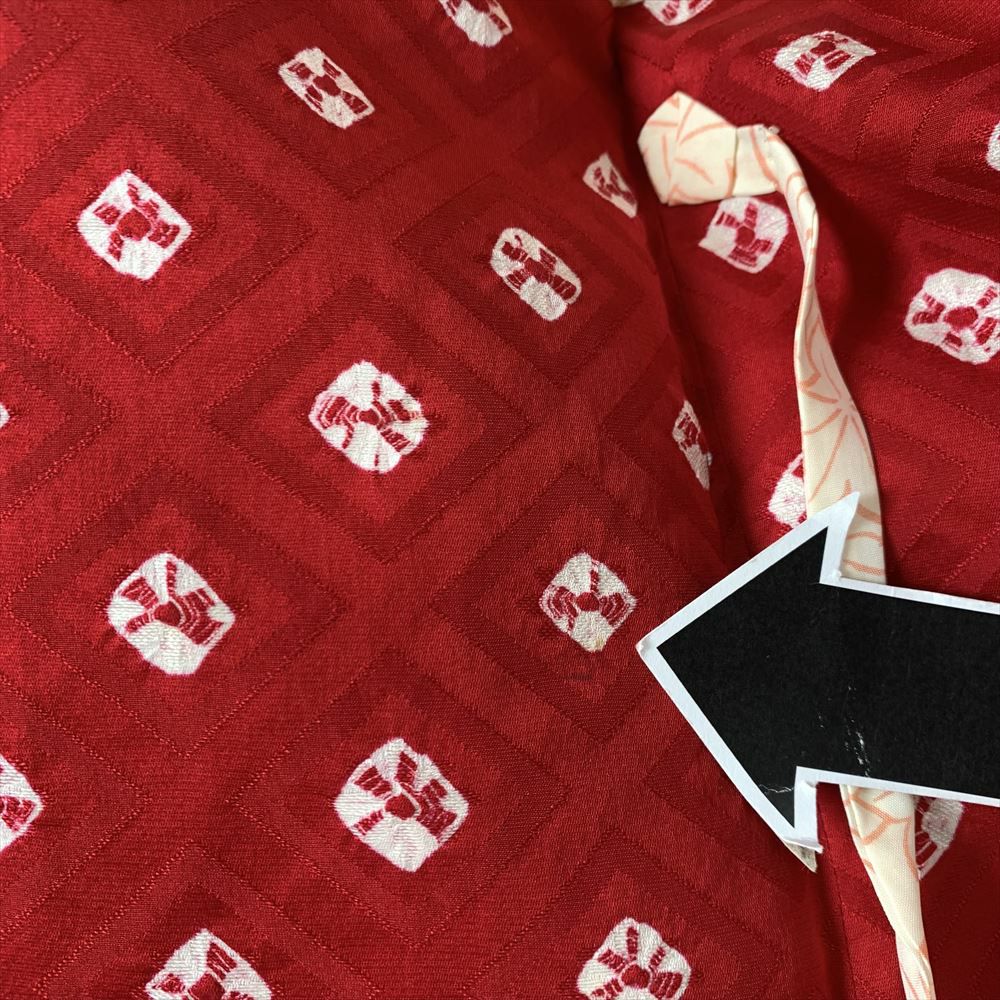 中古）道行コート 赤 袷 総柄 菱模様【身丈】83.5cm【裄丈】68.5cm 