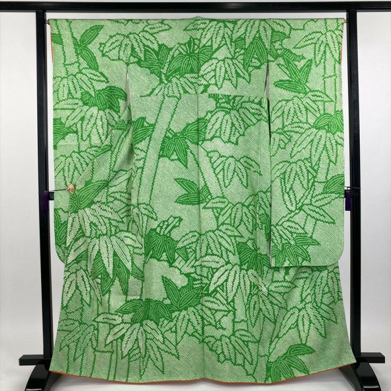 中古　振袖　▲少し色ヤケあり　仕立て上がり　黄緑　NO.B15 中古） 振袖 黄緑色 フォーマル 絞り染め 竹に笹の葉 袷【身丈】160cm