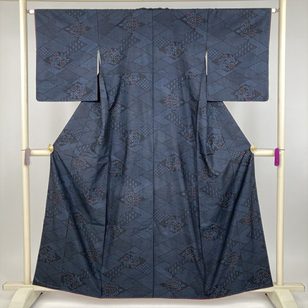 中古） 大島紬 黒 藍 カジュアル 菱に花 袷 絹【身丈】155cm【裄丈】63.5cm