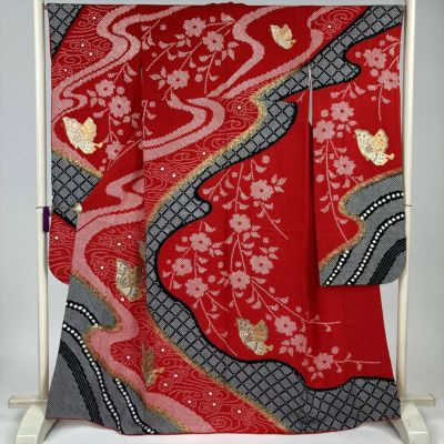 m526＊正絹 写真家 秋山庄太郎 落款 蝶 薔薇 着物 成人式 振袖単品 Yahoo!オークション -「秋山庄太郎 着物」の落札相場・落札価格