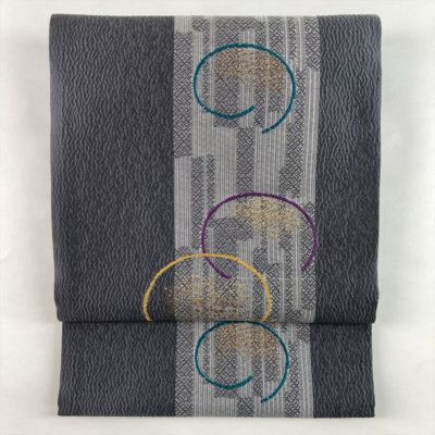 絹＋金糸 グレー系 段暈し織×立涌 六通柄 袋帯 ガード加工 美品 絹＋金糸 グレー系 段暈し織×立涌 六通柄 袋帯 ガード加工 美品 【公式