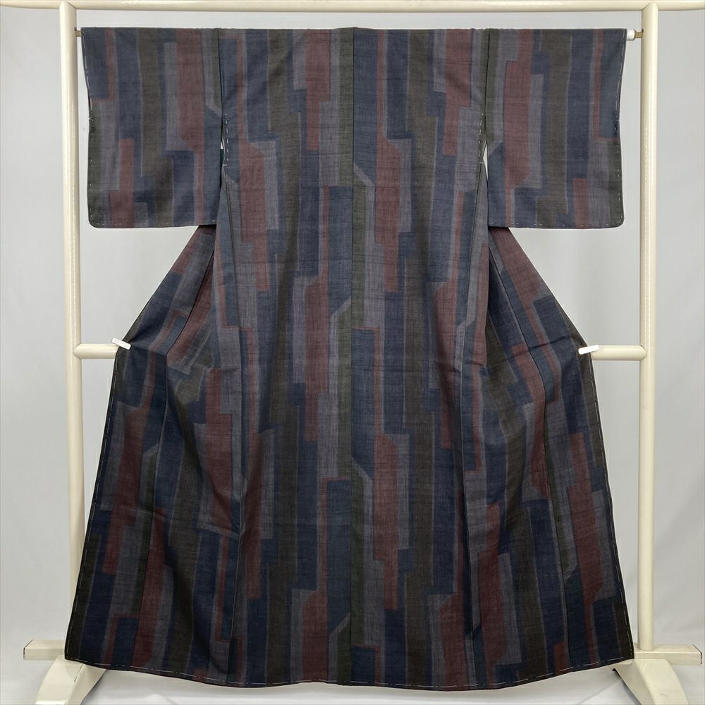 中古） 紬 墨黒 カジュアル 縞 雪輪 吉祥文 袷 絹【身丈】152cm【裄丈