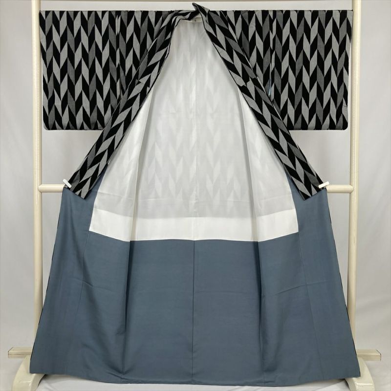 中古） 紬 モノトーン 黒 グレー カジュアル 矢羽根 袷 絹【身丈