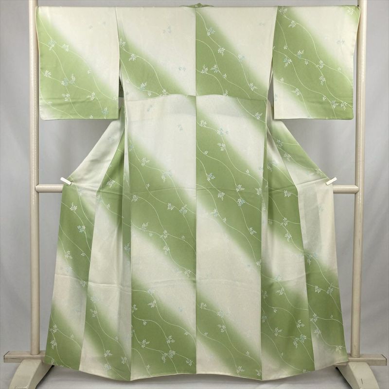 中古） 小紋 黄緑 カジュアル 南天 袷 絹【身丈】156cm【裄丈】70cm