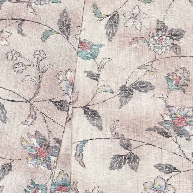 中古） 紬 桜色 ピンク カジュアル 蔓花 袷 絹【身丈】163cm【裄丈】70cm