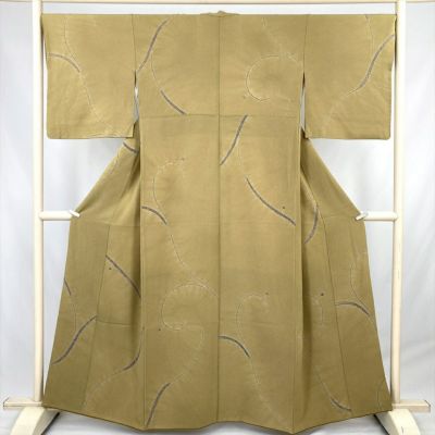 中古） 小紋 カーキ 緑 カジュアル 抽象柄 袷 絹【身丈】156cm【裄丈】69cm