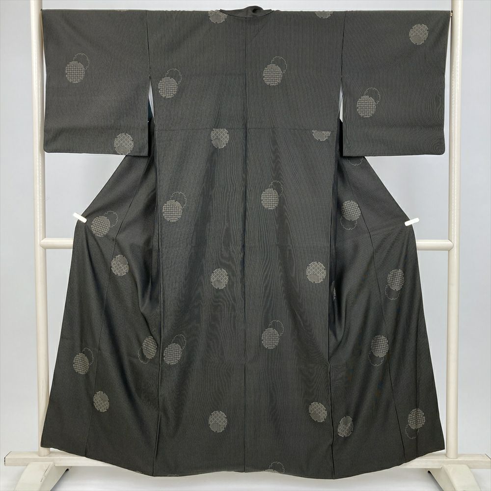 中古） 紬 墨黒 カジュアル 縞 雪輪 吉祥文 袷 絹【身丈】152cm【裄丈
