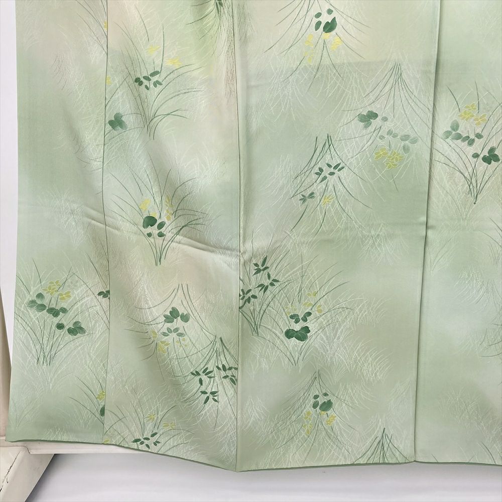 中古） 小紋 薄緑 カジュアル 草花文 袷 絹【身丈】153.5cm【裄丈】66cm