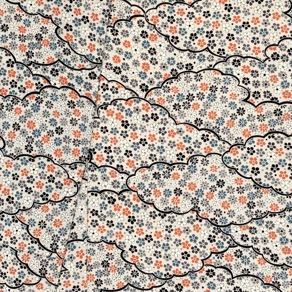 中古） 小紋 白 カジュアル 雲取り 菊梅桜 袷 絹【身丈】157cm【裄丈】67cm