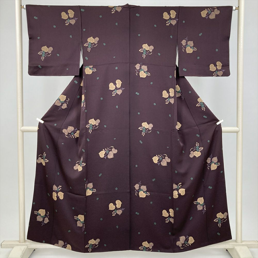 未使用　正絹　袷　小紋　異国風模様　身丈（肩から）171.5㎝ 中古） 小紋 灰赤紫 カジュアル 葵 袷 絹 【身丈】151cm【裄丈】65.5cm