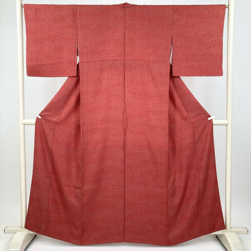 中古） 小紋 薄赤 カジュアル 蒔糊調 袷 絹 【身丈】154cm【裄丈】67cm